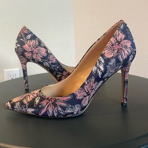 Sam Edelman Hazel Pump, Navy Floral Jacquard, 8- Worn Once